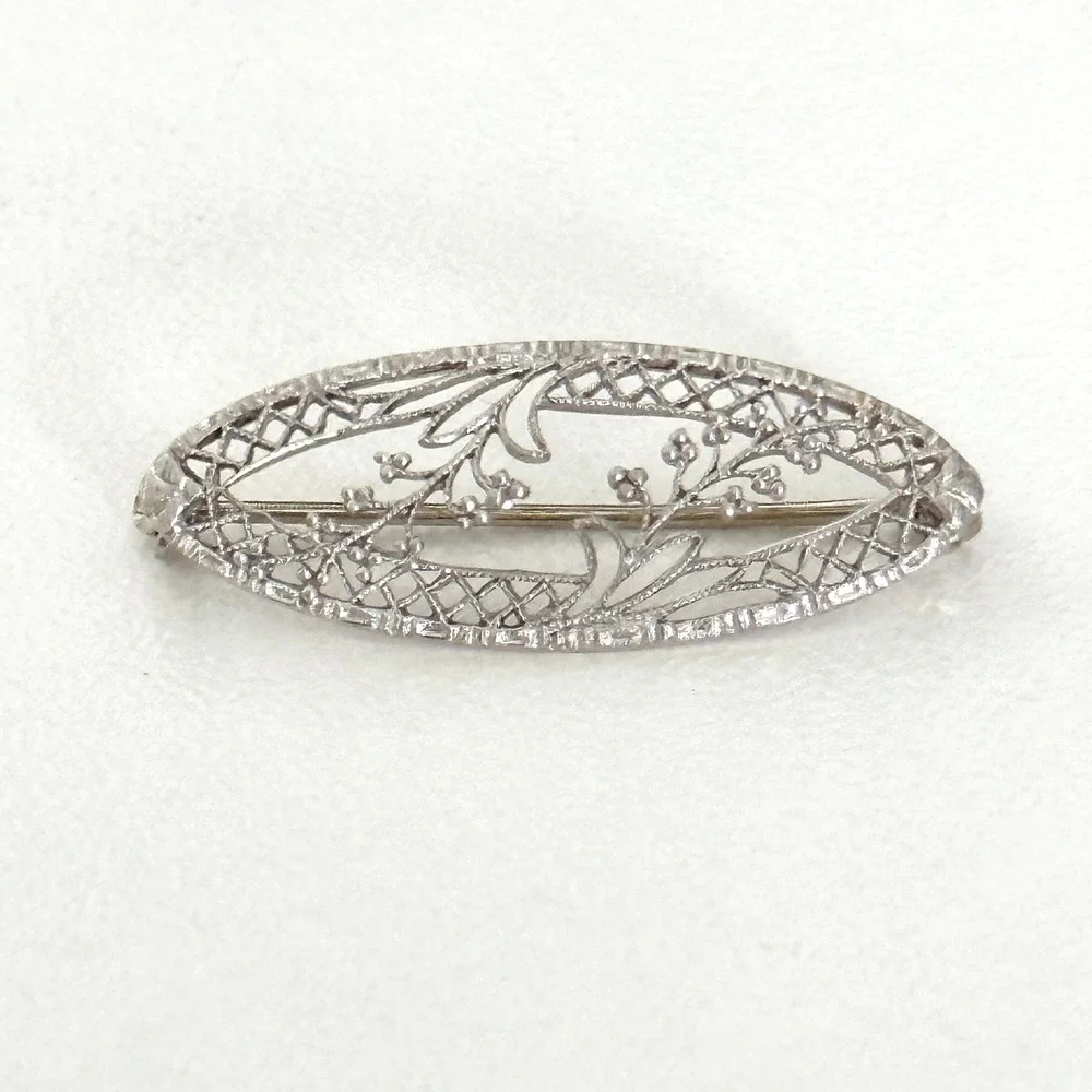 Antique 14K White Gold Floral Filigree Intricate Detail Small Petite Brooch Pin